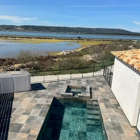 Luxury Between Sea And Pond Evenings Prohibited Prázdninový dům